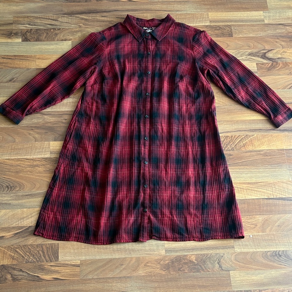 J. Jill Woman’s Size XL Red and Black Plaid Floral Lined Shirt